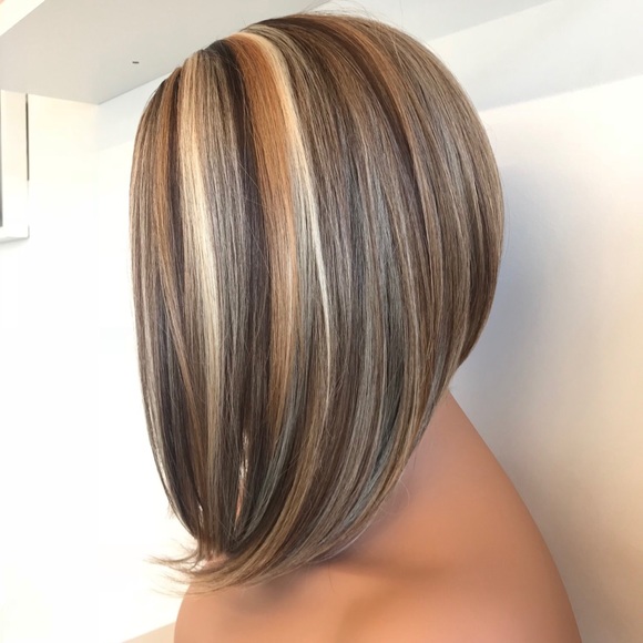 Abbey | 10" Short Bob Mix Blonde Side Part Wig - Picture 2 of 7